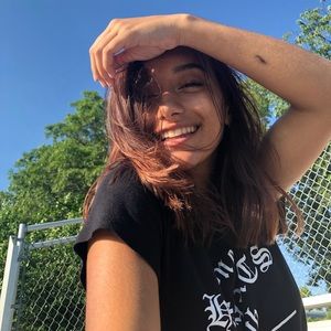 Meet your Posher, Valentina